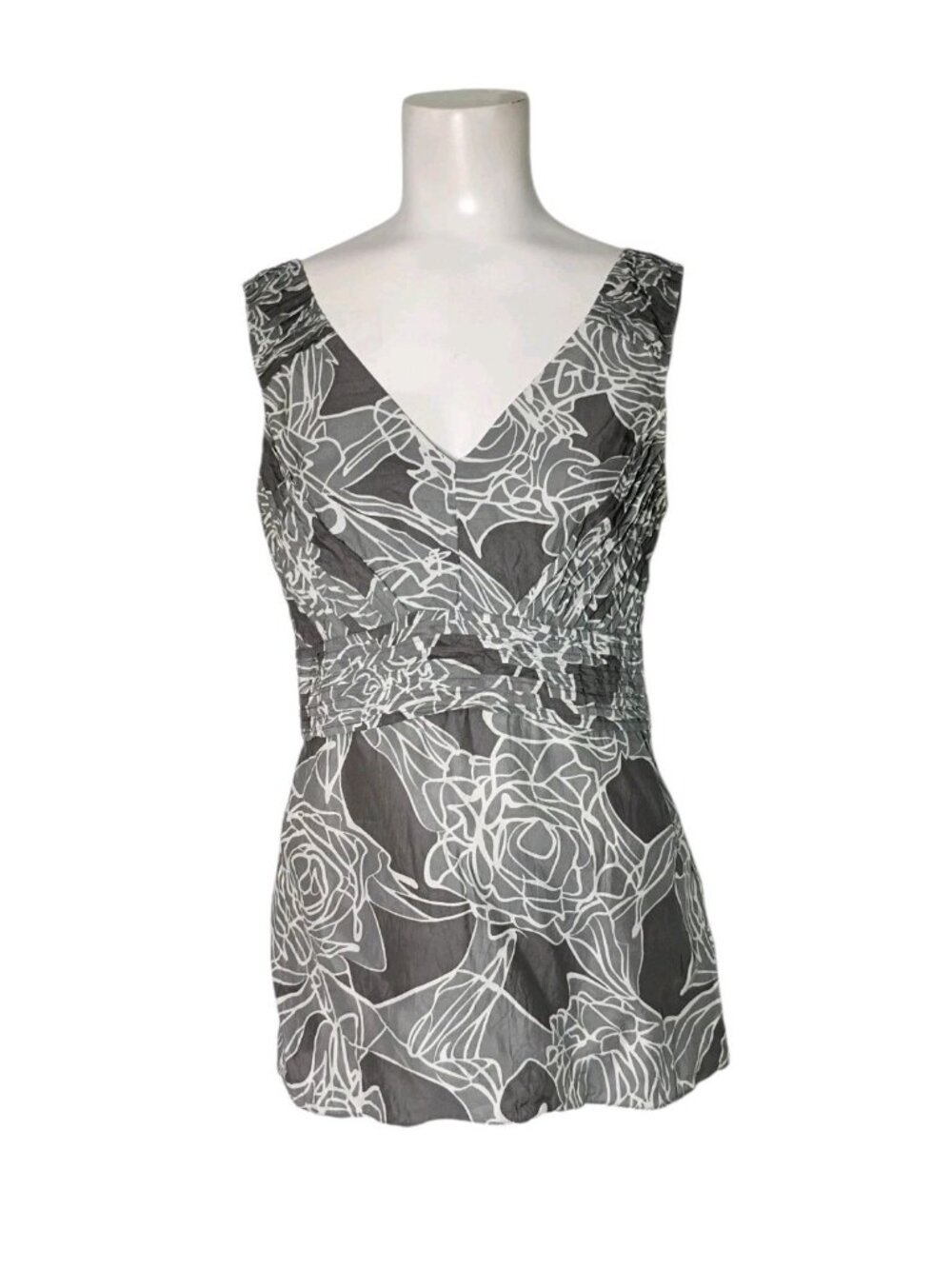 Banana Republic Babydoll Floral Silk Top 4 Pleated Office Fray White READ